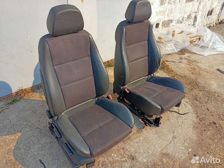 Передние сиденья Опель Вектра С