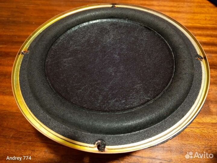 Динамик для сабвуфера