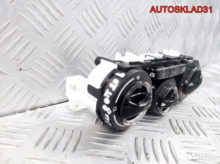 Блок управления климата Peugeot 208 96722483ZD