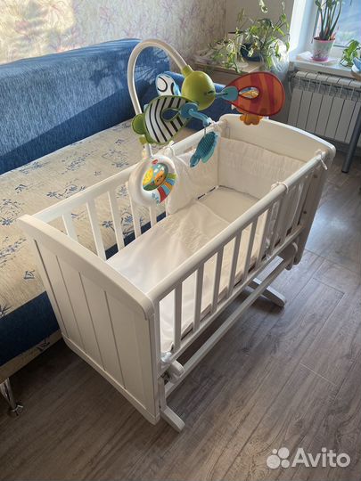 Детская кроватка люлька mothercare с маятником