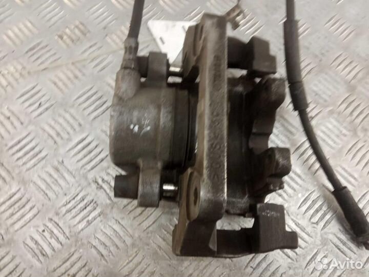 Суппорт передний левый BMW X5