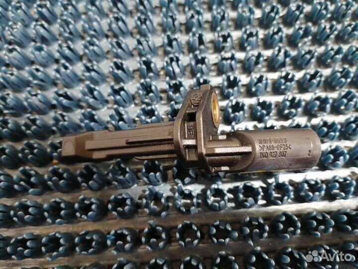 Датчик ABS Volkswagen Passat