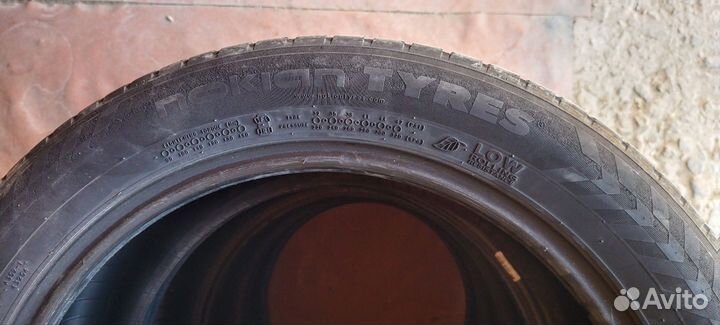Nokian Tyres i3 215/50 R17