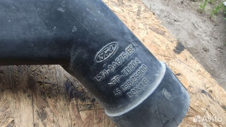 Патрубок воздушного фильтра Ford Mondeo 3