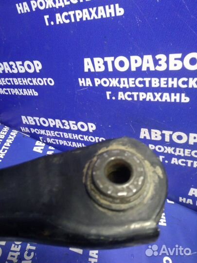 Передний правый рычаг Chevrolet Trailblazer