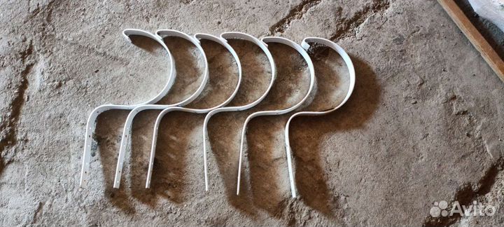 Крепления для жолоба