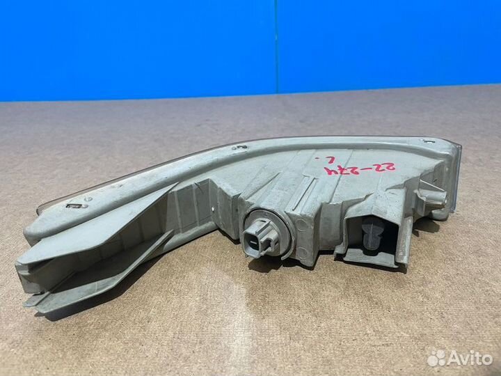 Габарит задний левый Toyota Mark 2 GX100 1G-FE