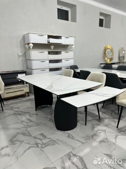 Стол и стулья комплект