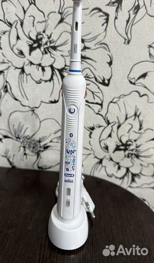 Электрическая зубная щетка Oral-B SMART 4 Junior