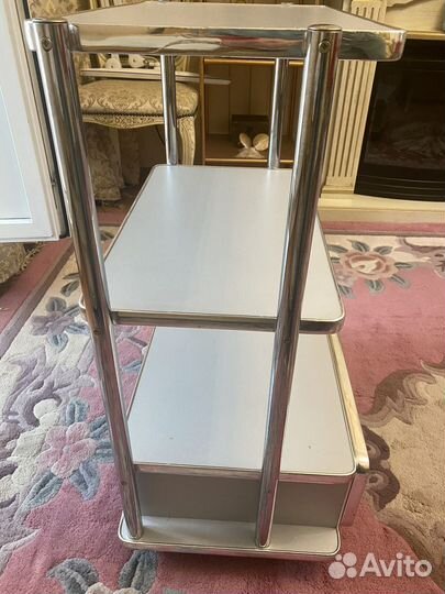 Столик косметолога