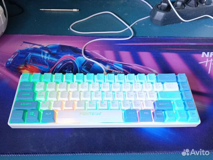 Игровая клавиатура с подсветкой