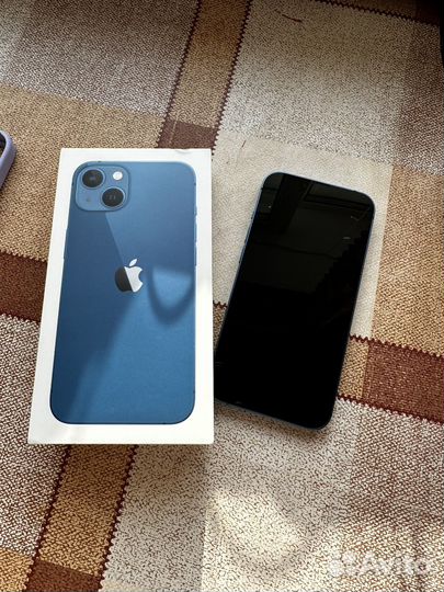Телефон iPhone 13