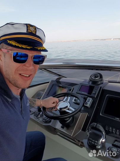 Водитель на своём или вашем авто