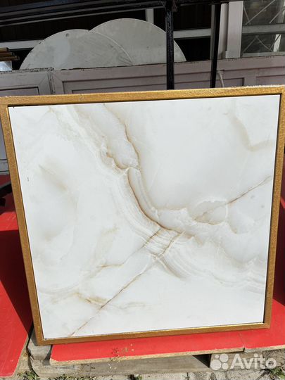 Стол и лавочка на кладбище