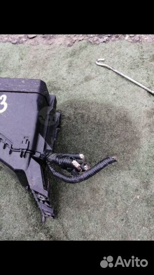 Продам корпус предохранителей под капотом правый