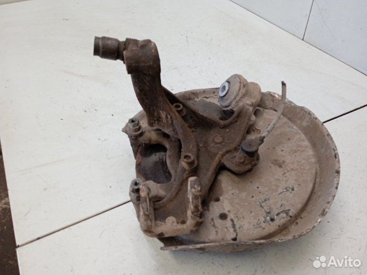 Кулак поворотный задний правый Audi A4 B7 2.0 2005