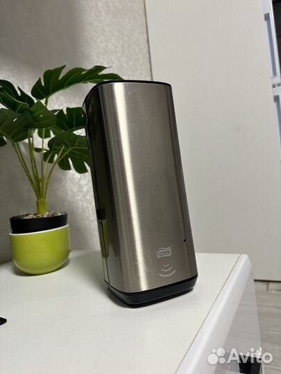 Автоматический диспенсер Tork s4