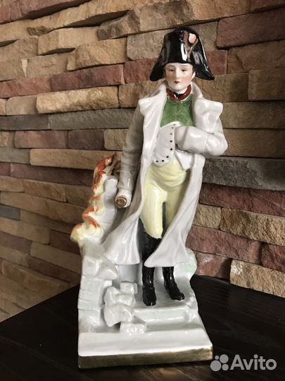 Фарфоровые статуэтки