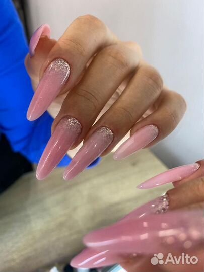 Модель на моделирование ногтей