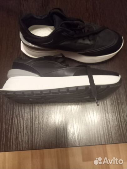 Кроссовки женские 38 и 37