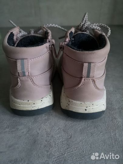 Утеплённые кроссовки для девочки