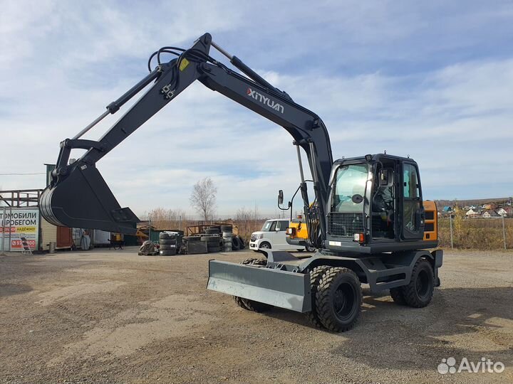 Колёсный экскаватор XINYUAN C100, 2023