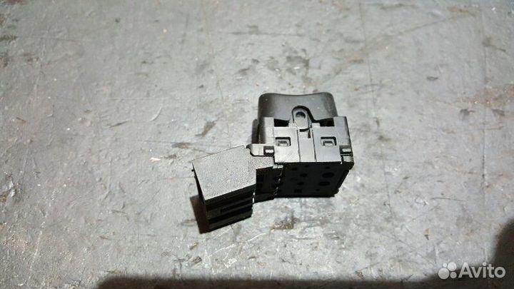 Кнопка управления люком Subaru Forester SG5 EJ255