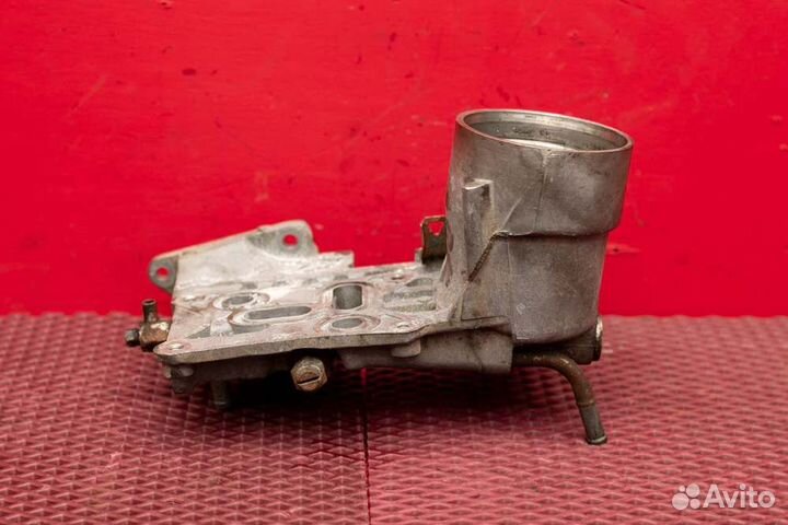 Корпус масляного фильтра Toyota Land Cruiser 200