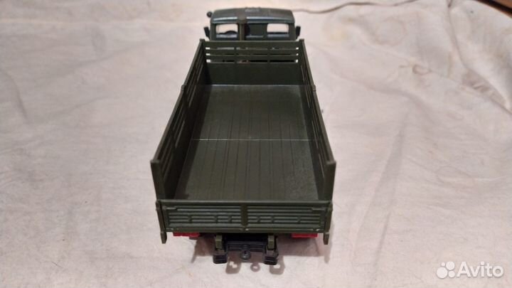 Обменяю масштабную модель камаз 4310