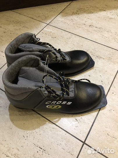 Лыжные ботинки spine