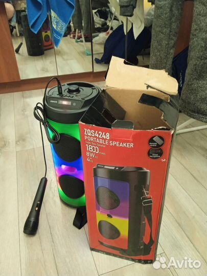 Музыкальная колонка с блютузом и караоке