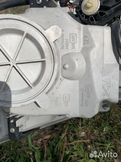 Фара левая Nissan skyline / Infiniti G25