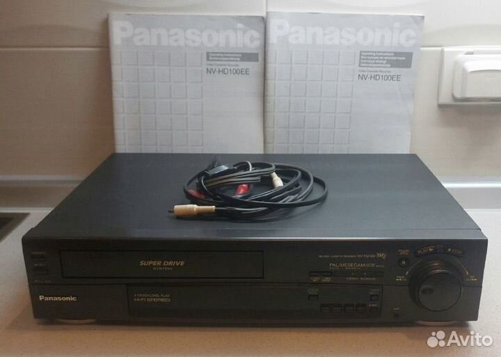Видеомагнитофон Panasonic NV-HD100EE