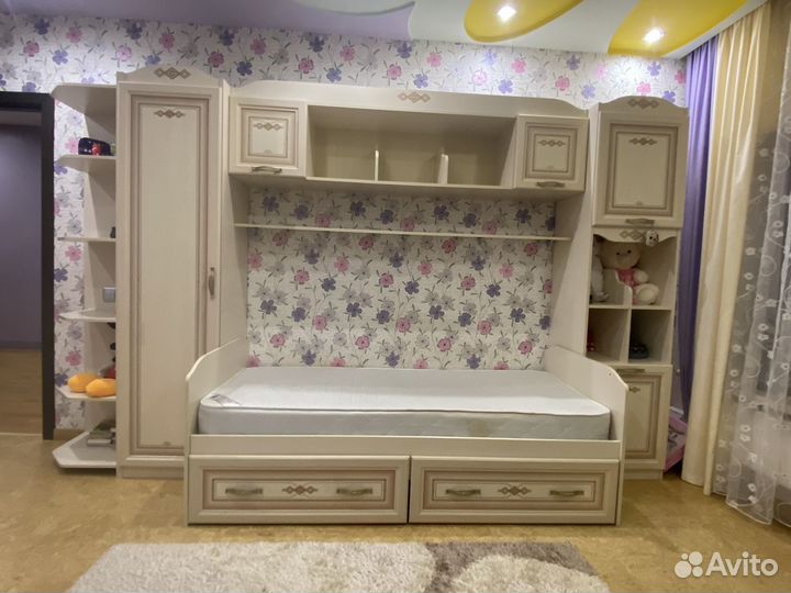 Комплект детской мебели для девочки