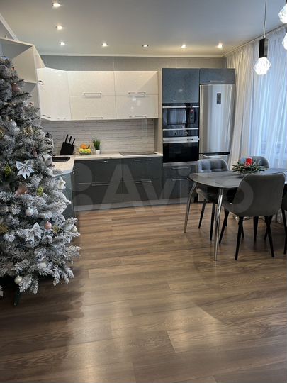 3-к. квартира, 92 м², 8/15 эт.