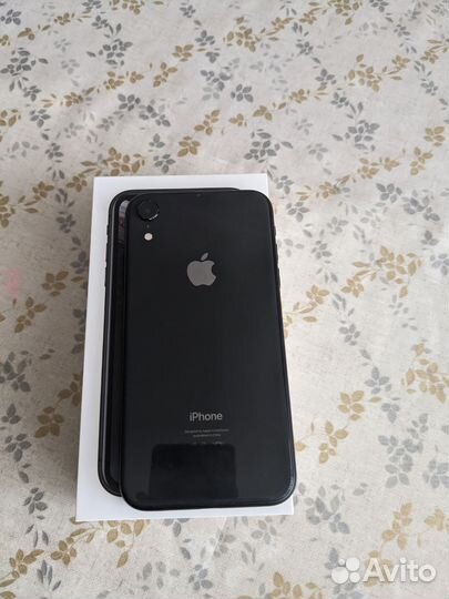 Телефон iPhone XR 64
