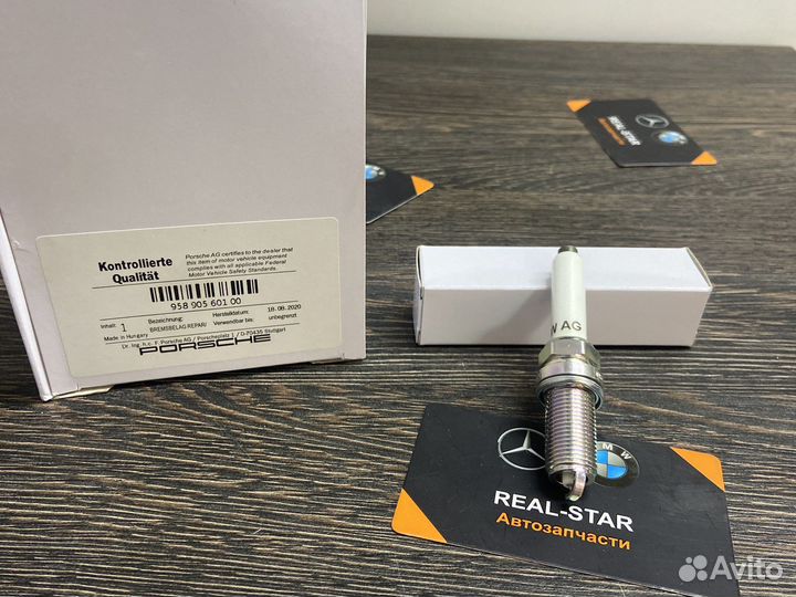 Свеча зажигания Porsche 95890560100