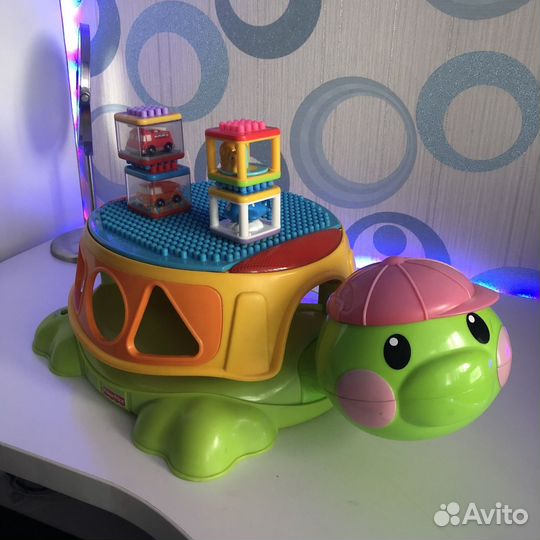 Черепаха с сенсорными кубиками Fisher price