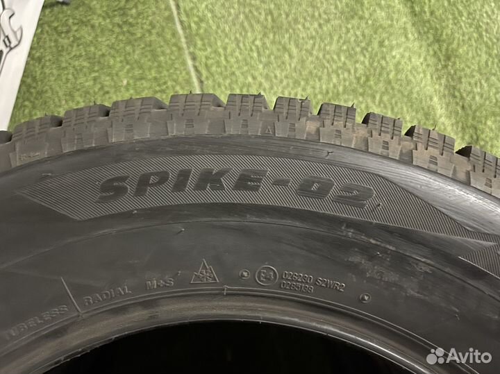 Bridgestone Blizzak Spike-02 SUV 275/50 R20 113T