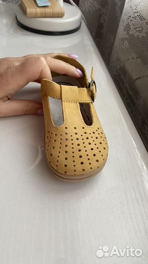 Фабричные сандали