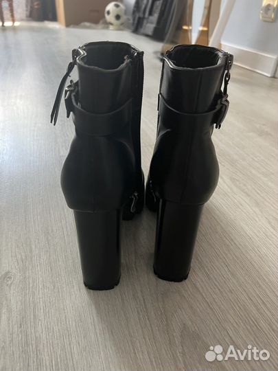 Ботинки женские