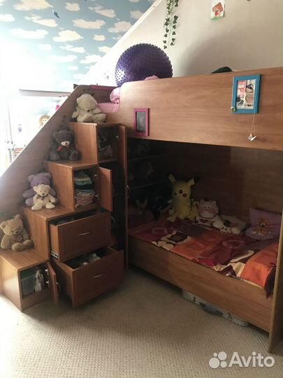 Двухъярусная кровать