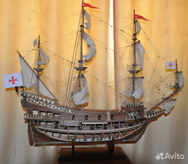 Деревянная модель корабля