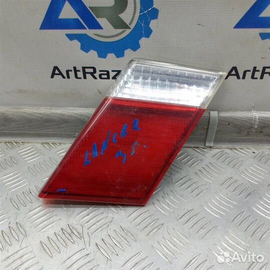 Фонарь задний внутренний правый Mitsubishi Lancer