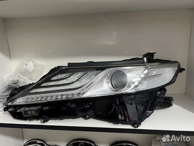 Фара левая Camry v70 v75 Оригинал