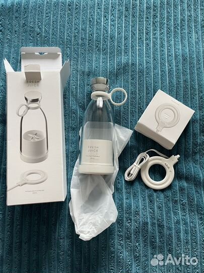 Портативный блендер fresh juice