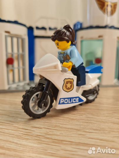 Lego City полицейский участок