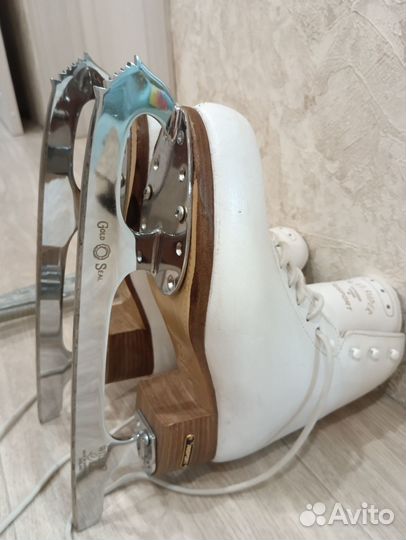 Продаю коньки Risport rf2 Super 240