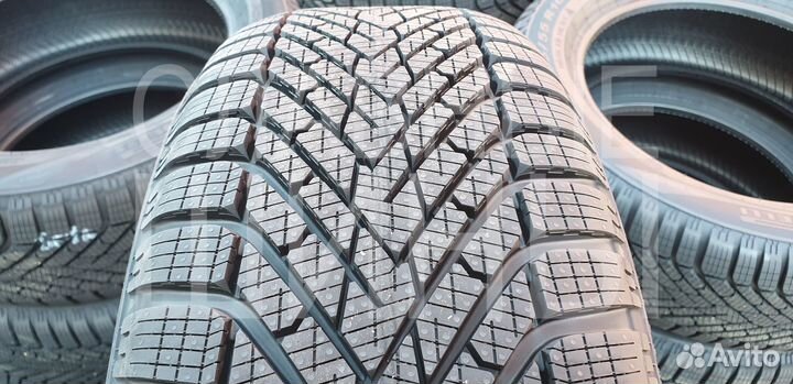 Pirelli Scorpion Winter 2 285/40 R22 110V