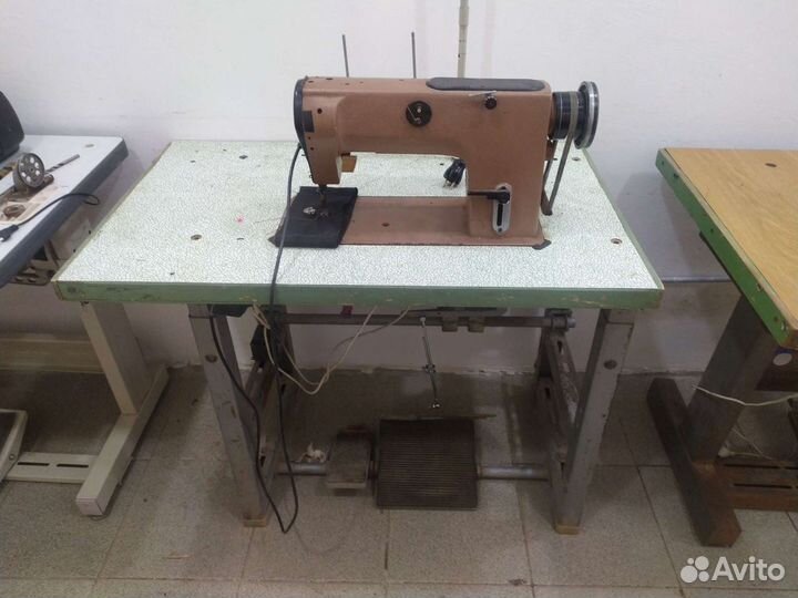 Швейная машина 1022 м